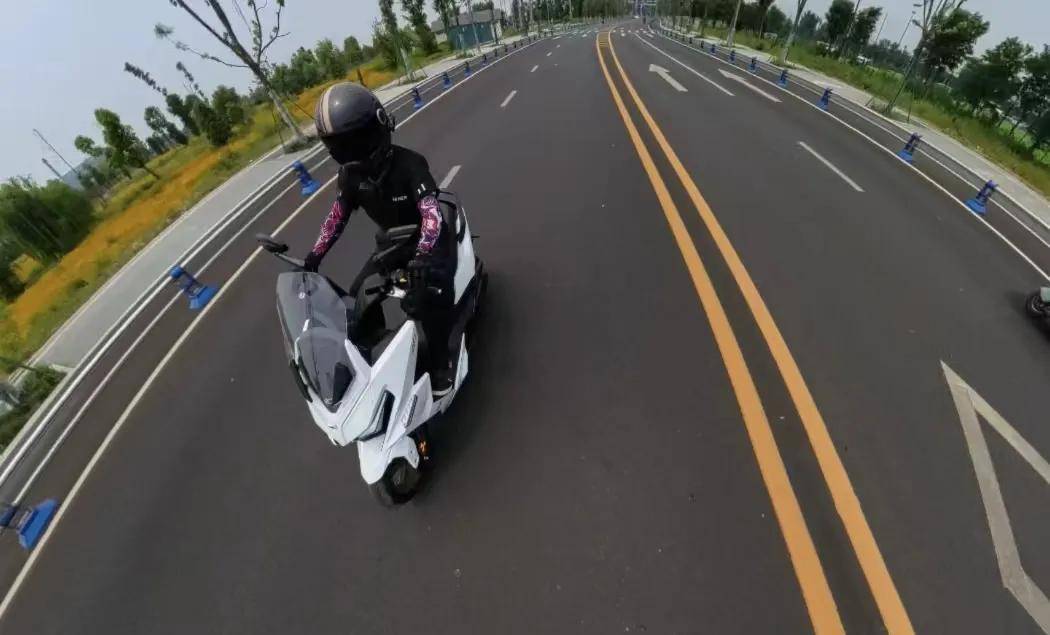 a360联手MotoGP传奇马克马奎斯！龙8游戏进入重磅：中国品牌影石Inst(图9)